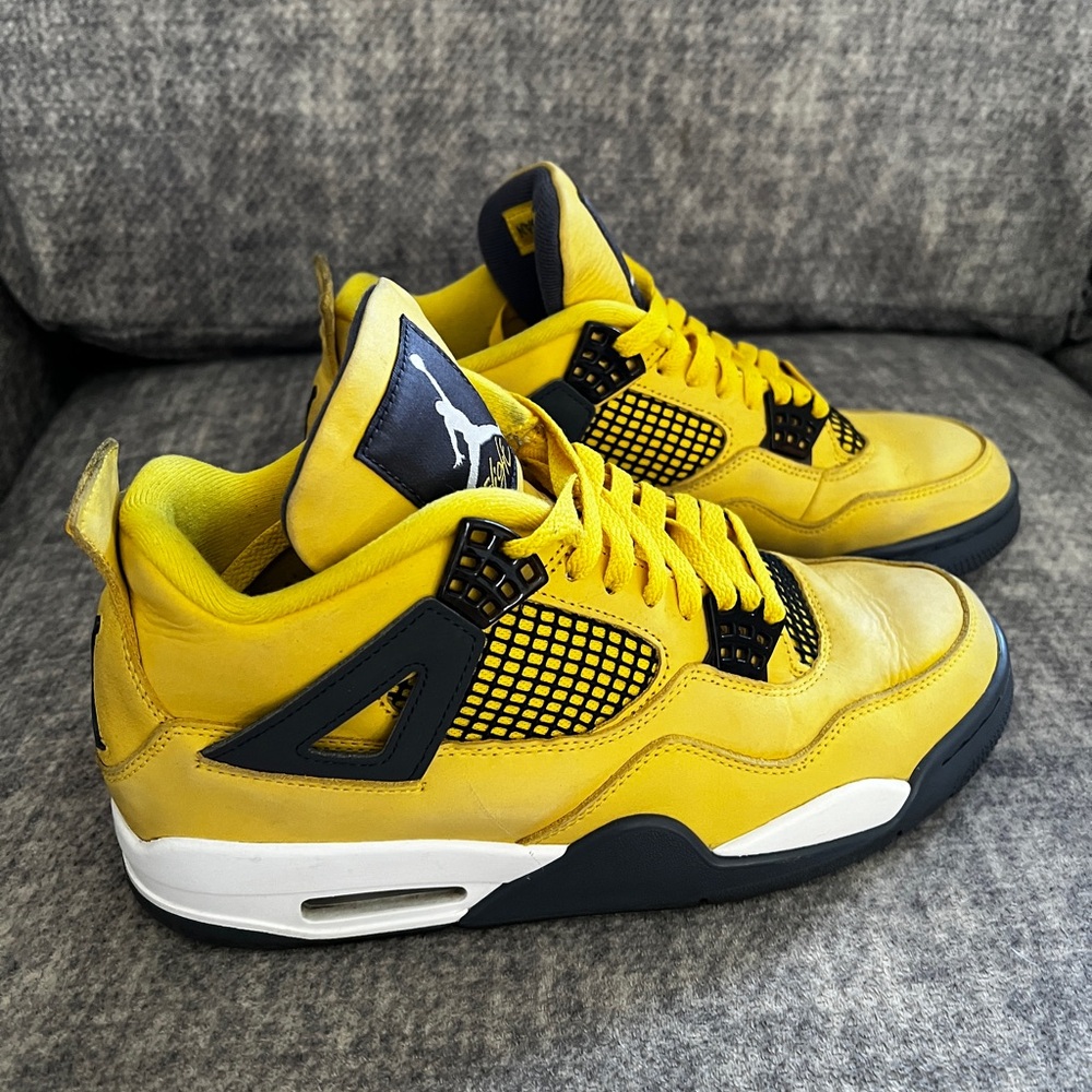 Air Jordan Nike 4 Retro "Lightning" sz 9.5 w Box